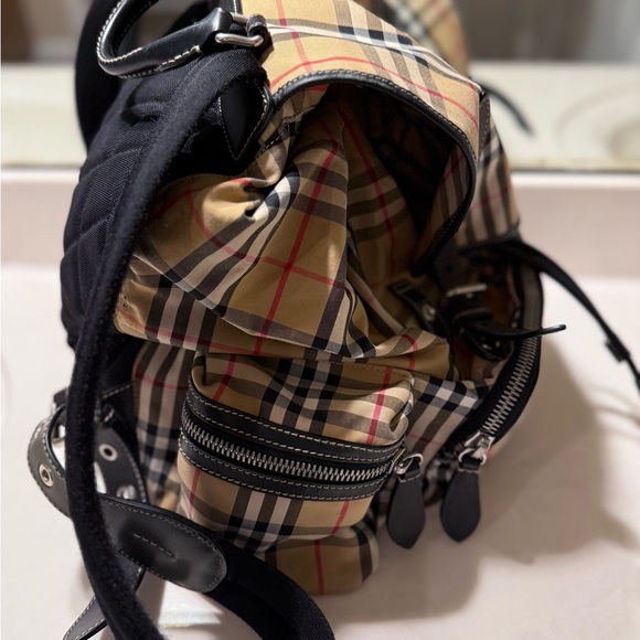 100% Authentic BURBERRY Vintage Check Backpack - UNISEX - Free Shipping - Picture 3 of 14